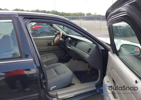 2011 Ford Crown Victoria Police Interceptor z USA, uszkodzony, nr VIN 2FABP7BV9BX141326